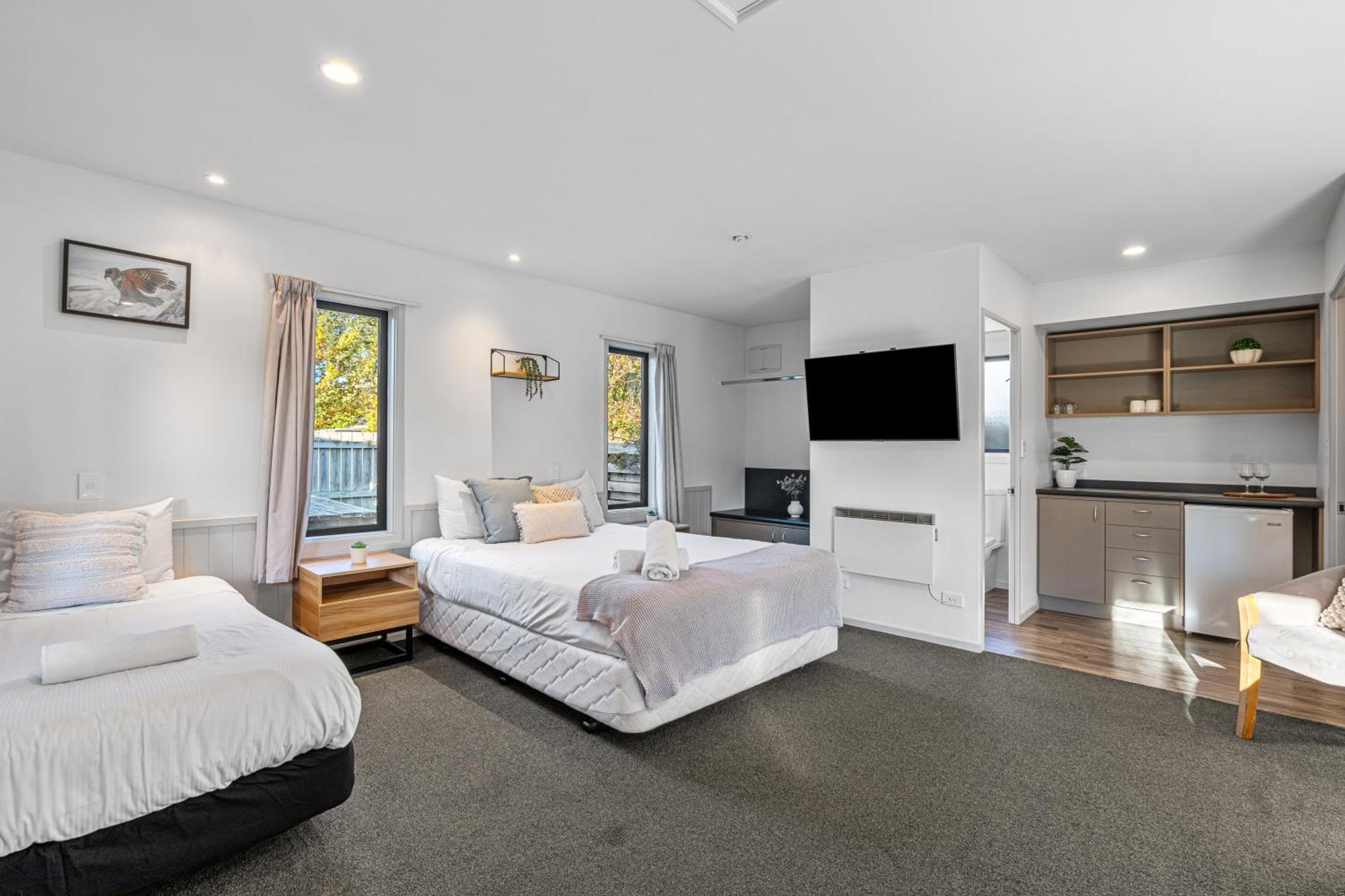 Tasman Holiday Parks - Te Anau Exterior foto A typical studio apartment